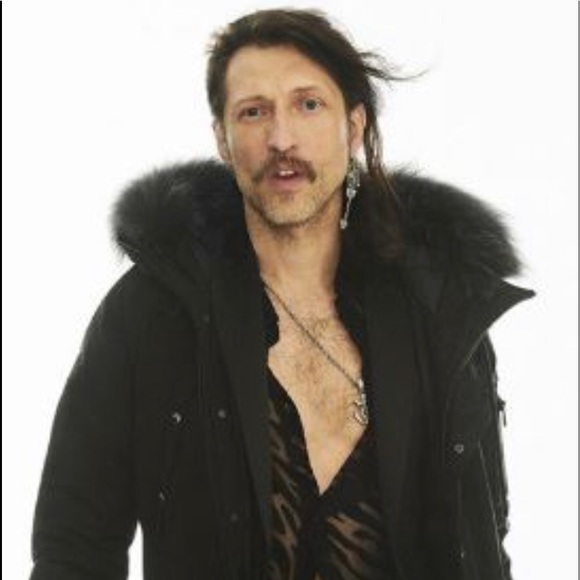 Meet your Posher, Julie - Picture 2 of 3